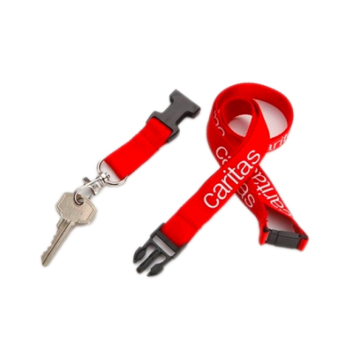 Schlüsselband in rot mit weißem Aufdruck „caritas“